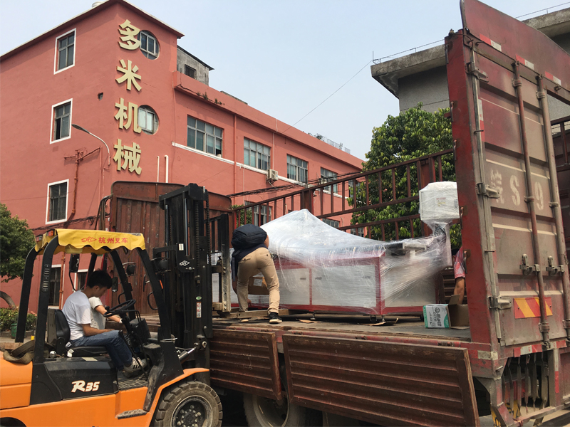 家具方管熱熔機(jī)床，專車發(fā)往山海